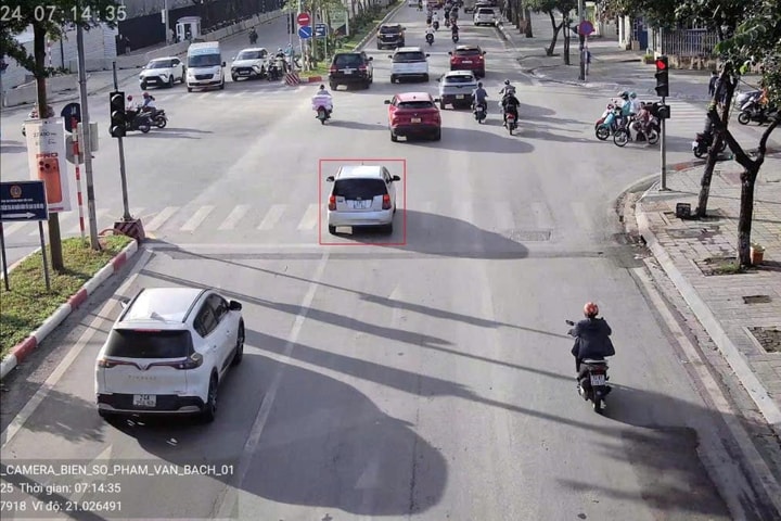Hà Nội thí điểm camera AI: Nửa ngày phát hiện 1.798 vi phạm giao thông