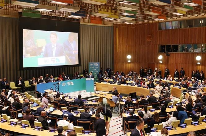 Chủ tịch nước: Các quốc gia cần thực hiện đầy đủ các cam kết về tài chính khí hậu