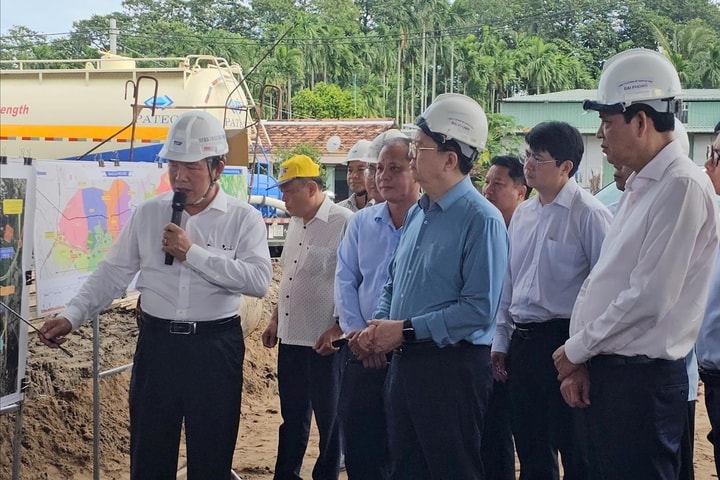 Phó Thủ tướng Mai Văn Chính khảo sát công trường tuyến Vành đai 3 - TP Hồ Chí Minh