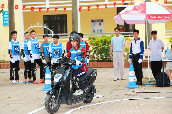 Honda Việt Nam: Tái khởi động “Khóa bồi dưỡng kiến thức pháp luật và kỹ năng lái xe gắn máy an toàn cho học sinh THPT và các cơ sở GDNN”