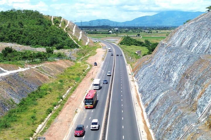 Nghiên cứu, đề xuất nhiều phương án mở rộng các đoạn tuyến cao tốc Bắc - Nam