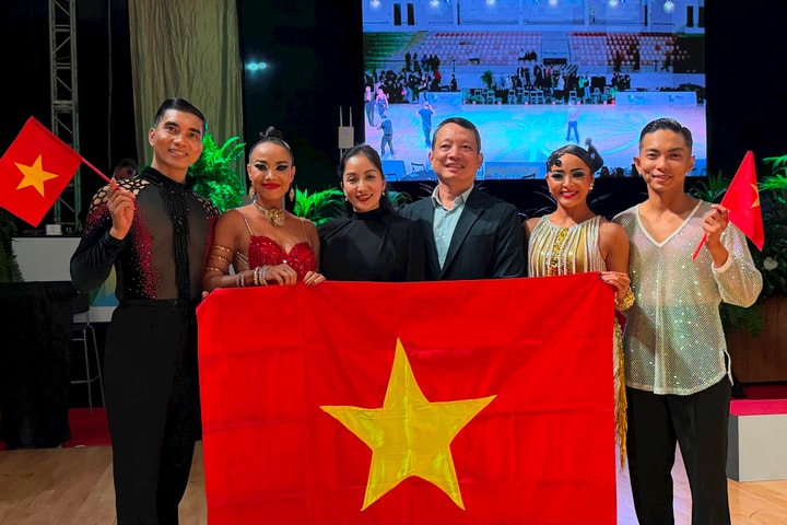 Tuyển khiêu vũ thể thao Việt Nam ghi dấu ấn tại giải Vô địch thế giới Bồ Đào Nha mở rộng
