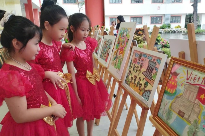 Phường Đông Ngạc: 55 tác phẩm dự thi vẽ tranh “Em yêu Tổ quốc Việt Nam”