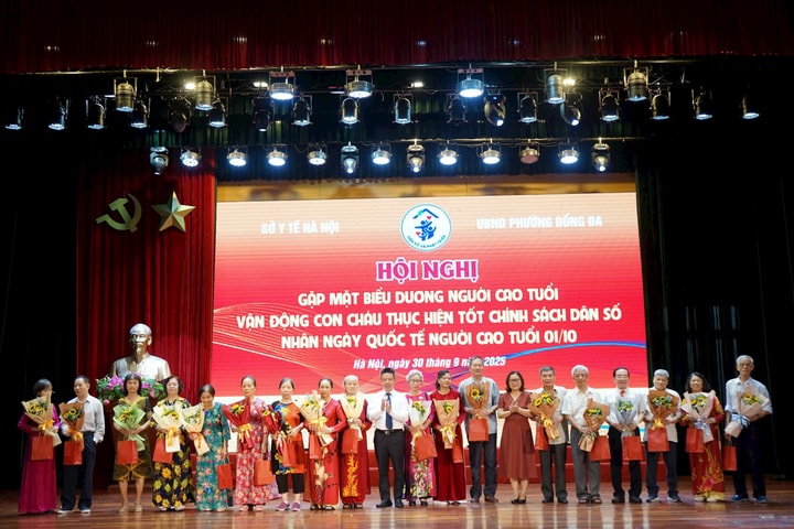 Hà Nội: Gặp mặt, biểu dương người cao tuổi nhân Ngày Quốc tế Người cao tuổi 1-10