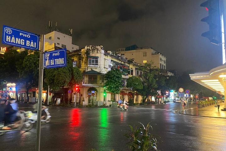 Hà Nội: Nước rút dần tại nhiều điểm ngập trung tâm thành phố