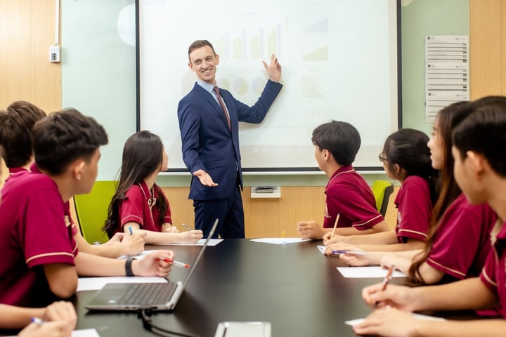 Đề xuất cơ chế thu hút người nước ngoài làm việc tại cơ sở giáo dục của Việt Nam