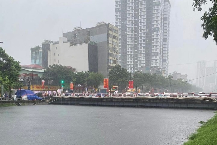 [Podcast] Hà Nội: Nhiều hồ vượt mực nước khống chế