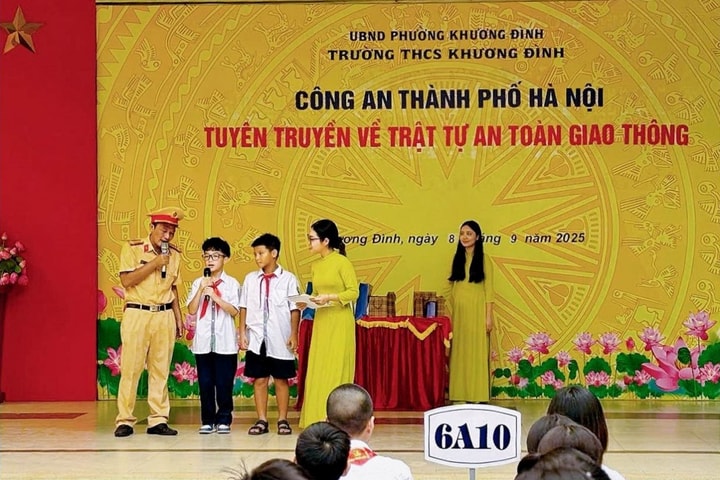 Trang bị kiến thức ban đầu về quyền, nghĩa vụ của công dân cho học sinh trung học cơ sở