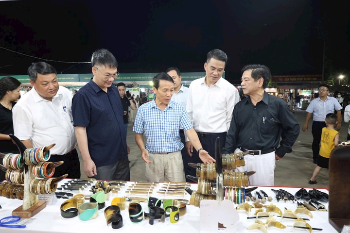 Quảng bá và kết nối sản phẩm OCOP, làng nghề gắn với du lịch Hà Nội 2025