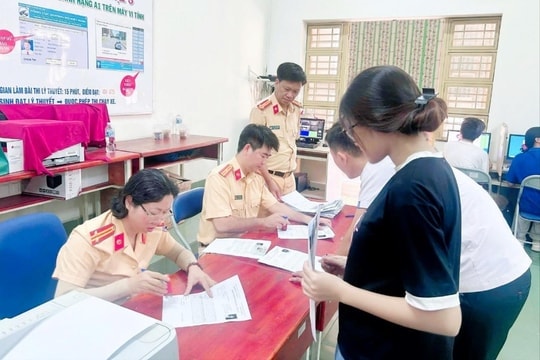 [Podcast] Tin tức ngày 3-10: Công bố thông tin mới về cấp đổi giấy phép lái xe