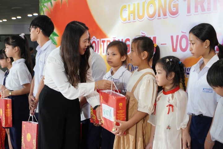 Đà Nẵng Những suất quà ý nghĩa tặng thiếu nhi có hoàn cảnh khó khăn