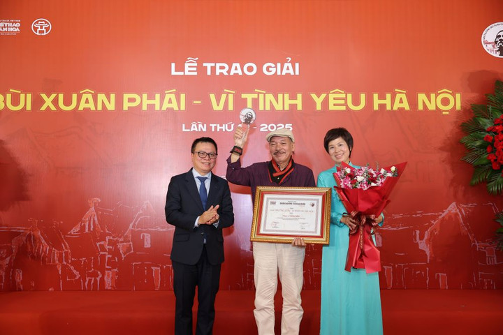 Nhạc sĩ Trần Tiến được vinh danh Giải thưởng Lớn Giải Bùi Xuân Phái- Vì tình yêu Hà Nội 2025 