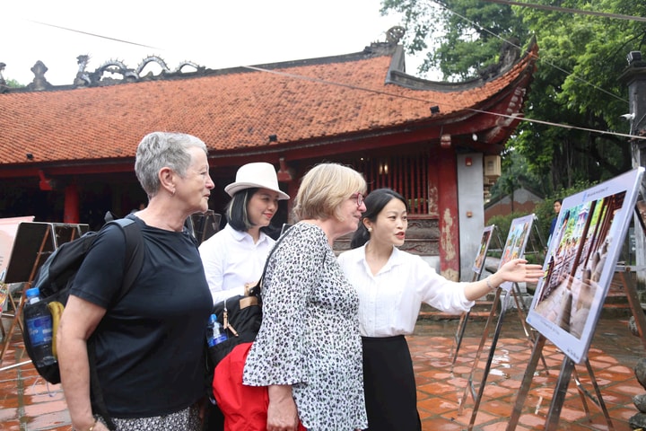 Thưởng lãm ảnh “Hà Nội trong kỷ nguyên vươn mình”