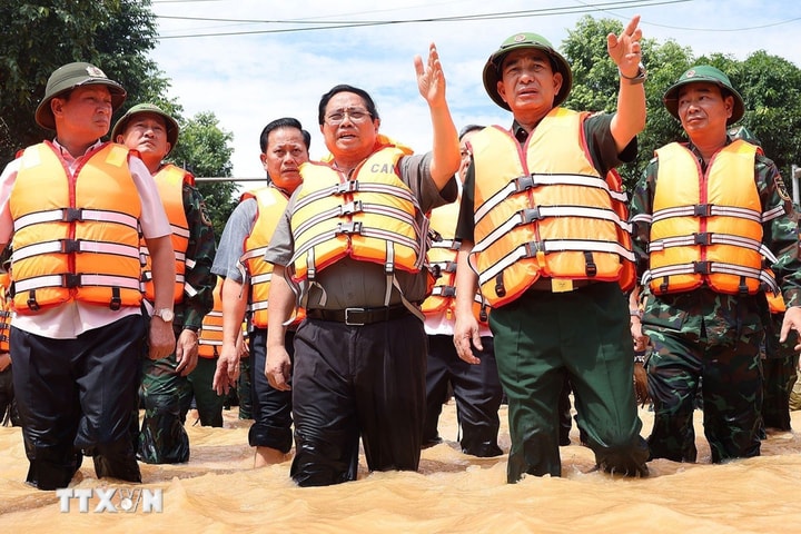 Thủ tướng thị sát, động viên nhân dân và chỉ đạo khắc phục hậu quả thiên tai tại Thái Nguyên