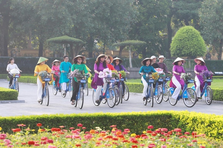 Tin tức đặc biệt trên báo in Hànộimới ngày 8-10-2025