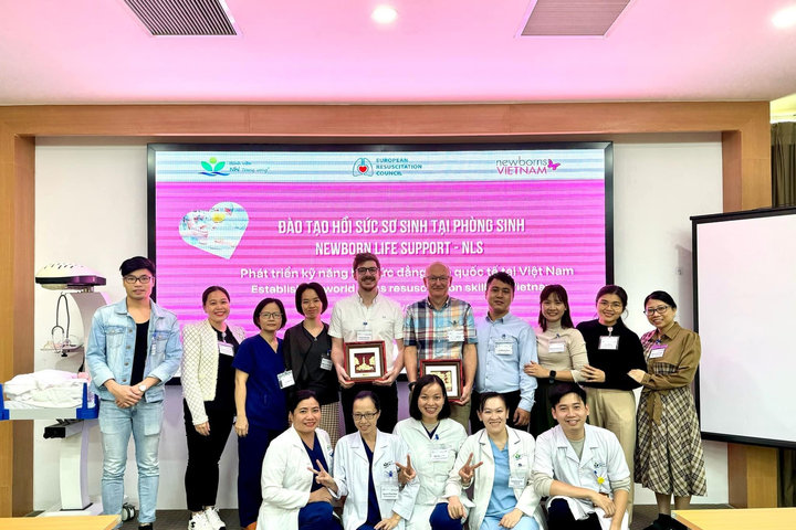 Bác sĩ Lê Quang Minh: Lan tỏa tinh thần tận tâm và đổi mới trong nghề y
