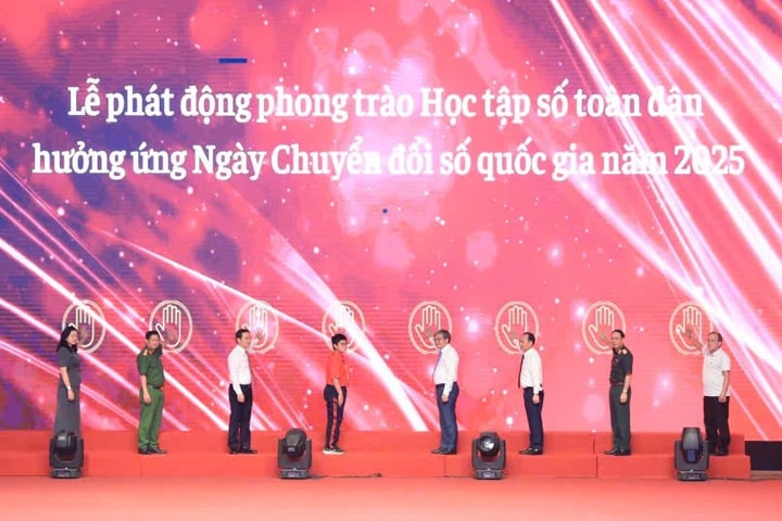 Hà Nội phát động phong trào “Học tập số toàn dân ”: Gần dân hơn - Nhanh hơn - Hiệu quả hơn