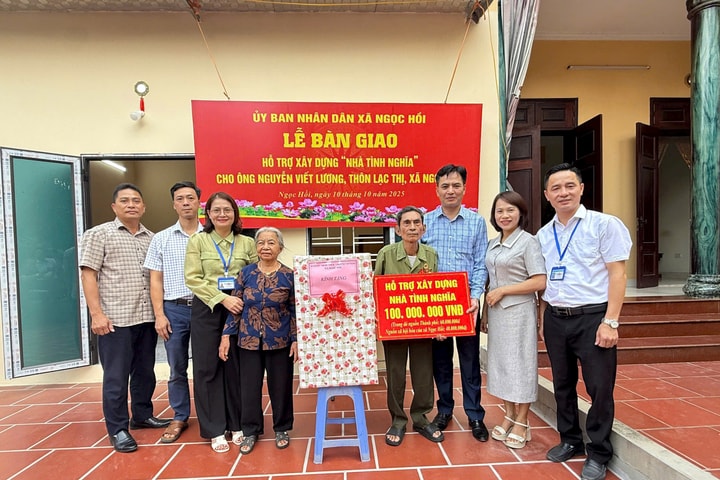 Ngọc Hồi trao nhà tình nghĩa, tri ân người có công với cách mạng