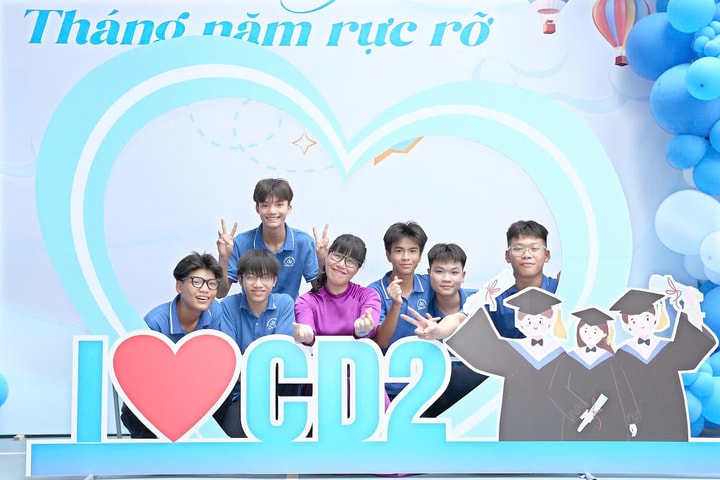 Nhà giáo Nguyễn Thị Vân Hồng, tấm gương mẫu mực và đầy năng lượng
