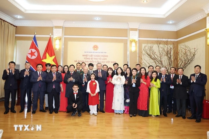 Tổng Bí thư Tô Lâm thăm Đại sứ quán Việt Nam tại Triều Tiên