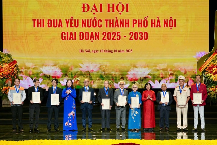 10 “Công dân Thủ đô ưu tú” được vinh danh