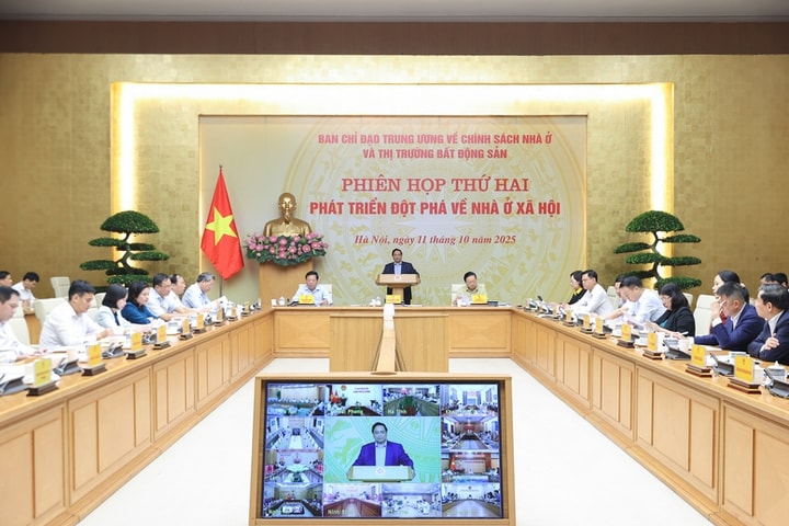 Thủ tướng Phạm Minh Chính: Phải có công cụ kiểm soát, không để tiếp diễn tình trạng đầu cơ, thổi giá bất động sản
