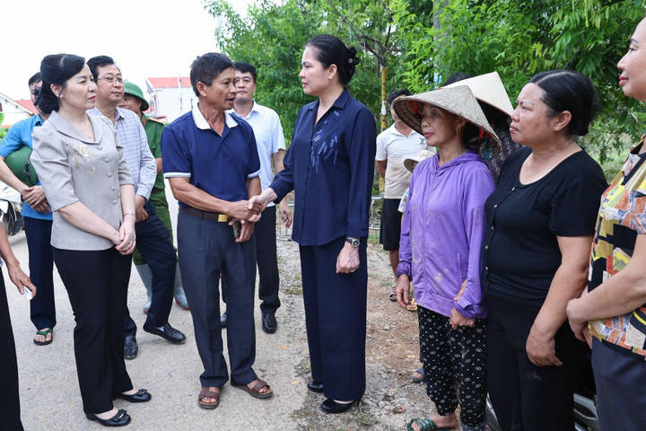 Lãnh đạo Ủy ban Trung ương MTTQ Việt Nam thăm hỏi, trao hỗ trợ tới nhân dân tỉnh Thái Nguyên