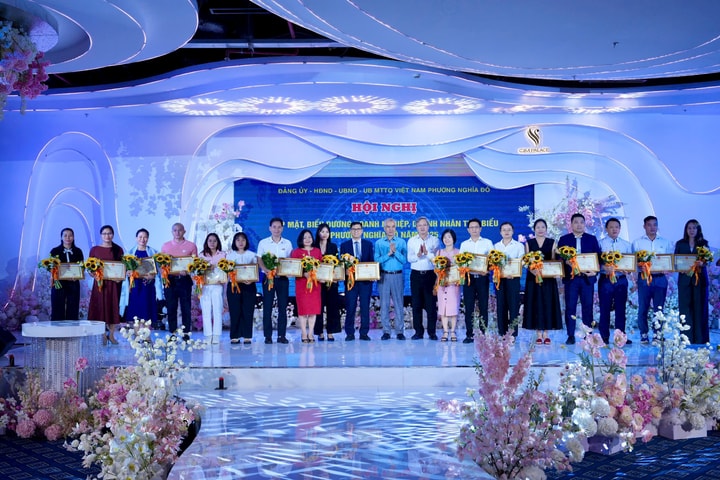 Phường Nghĩa Đô biểu dương 39 doanh nghiệp tiêu biểu