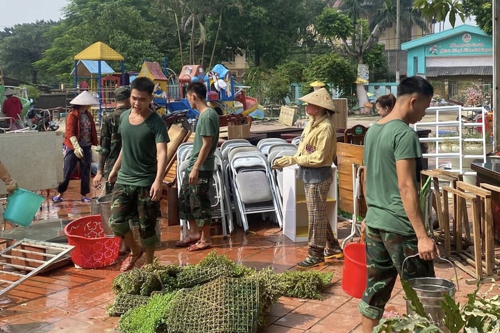 Lũ rút, 2.161 ngôi nhà của Hà Nội còn ngập lụt