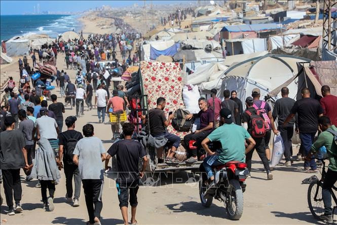 Hamas và Israel bắt đầu trao đổi tù nhân và con tin