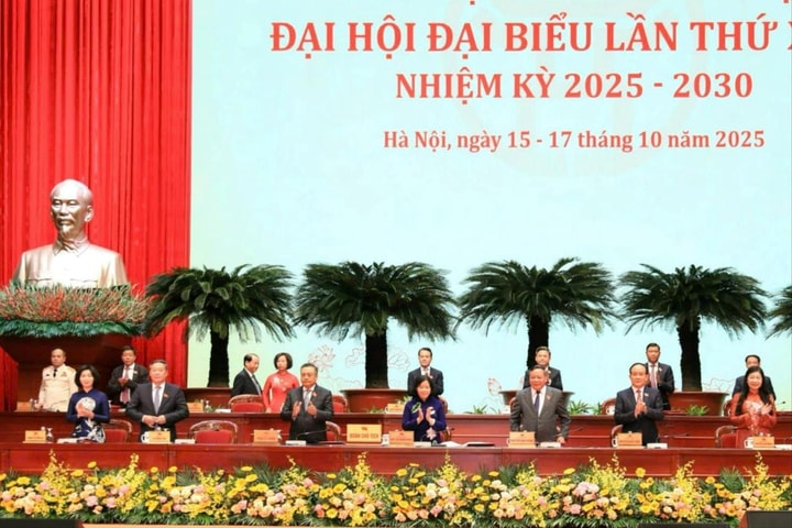 Danh sách Đoàn Chủ tịch, Đoàn Thư ký và Ban Thẩm tra tư cách đại biểu