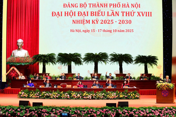 Khai mạc trọng thể Đại hội đại biểu Đảng bộ thành phố Hà Nội lần thứ XVIII: Quyết tâm xây dựng Thủ đô “Văn hiến - Văn minh - Hiện đại”