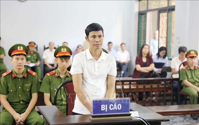 Miễn trách nhiệm hình sự đối với bị cáo Thái Khắc Thành trong vụ án "gà lôi trắng"