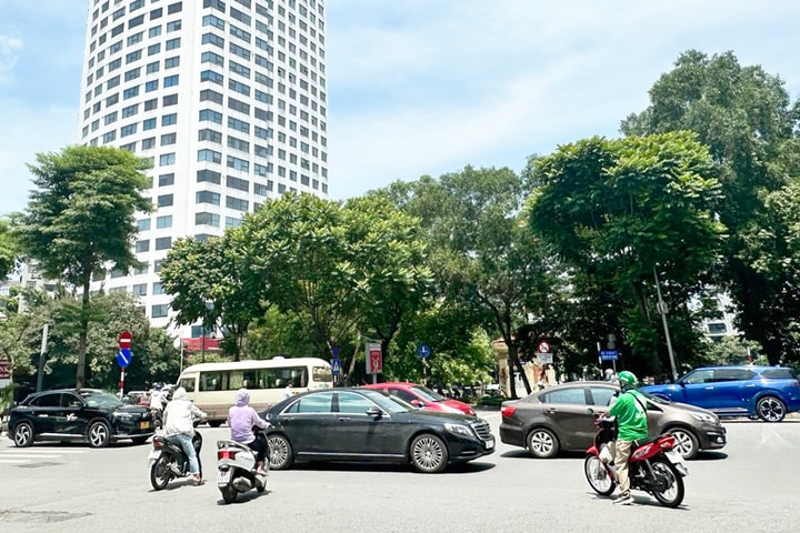 Bắc Bộ ngày nắng oi, chiều tối có mưa dông rải rác