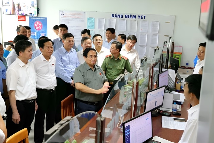 Thủ tướng Phạm Minh Chính đối thoại cùng cử tri Cần Thơ