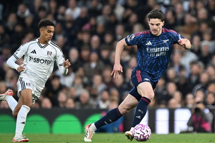 Kết quả bóng đá đêm 18/10, rạng sáng 19/10: Arsenal vững ngôi đầu, Ronaldo tiếp tục ghi siêu phẩm