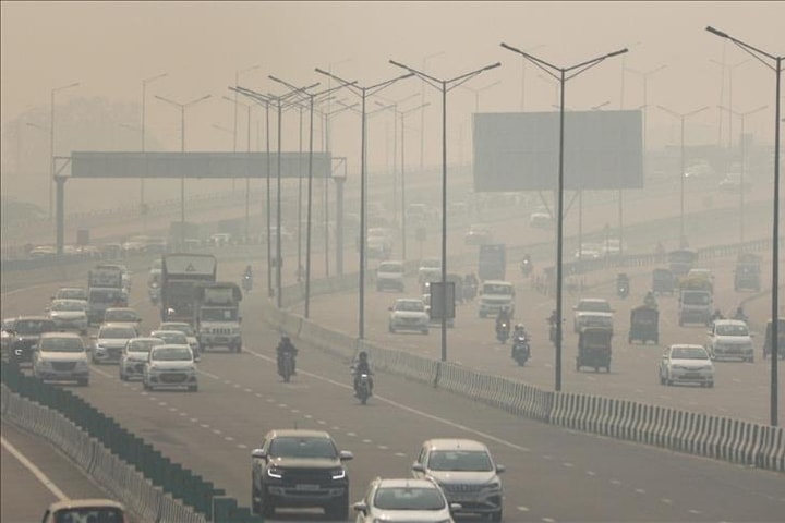 Ô nhiễm không khí gấp 16 lần bao trùm thủ đô New Delhi (Ấn Độ)