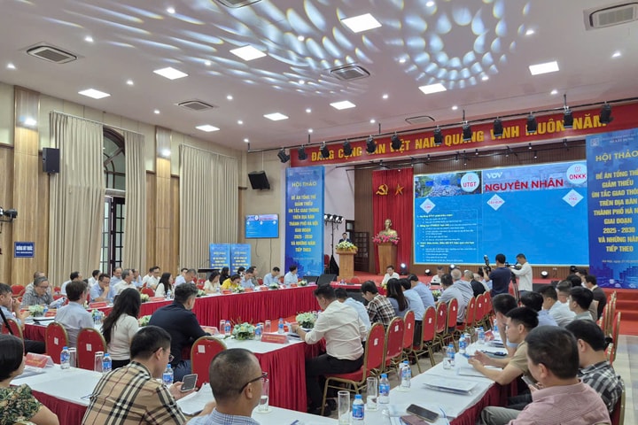 Hà Nội lấy ý kiến xây dựng đề án tổng thể “Giảm thiểu ùn tắc giao thông”