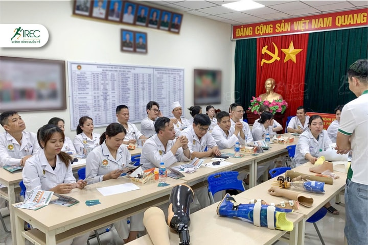 Nâng tầm điều trị cong vẹo cột sống bằng công nghệ 3D - AI