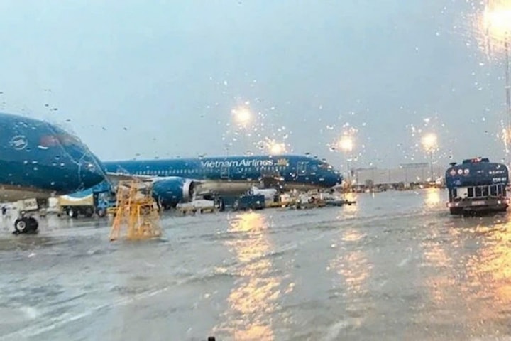 Nhiều chuyến bay đến Huế và Đà Nẵng phải hủy do bão Fengshen