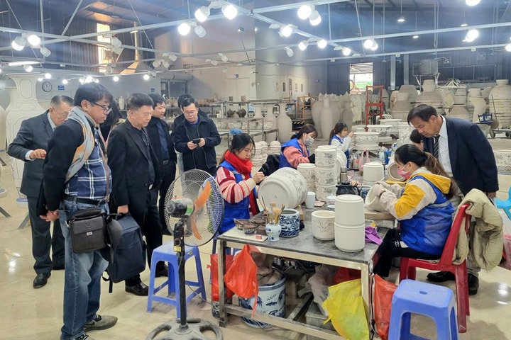 Xã Bát Tràng: Thúc đẩy kinh tế - xã hội gắn với cải cách hành chính