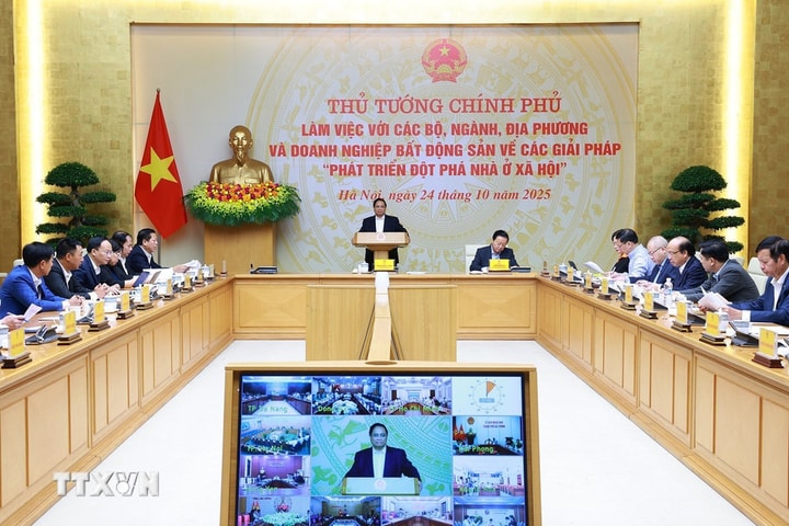 Thủ tướng Phạm Minh Chính yêu cầu ban hành nghị quyết mới về nhà ở xã hội trong tháng 10-2025