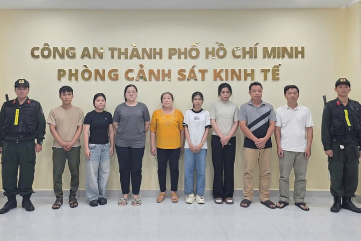 TP Hồ Chí Minh: Triệt phá đường dây làm giả thương hiệu nước hoa nổi tiếng