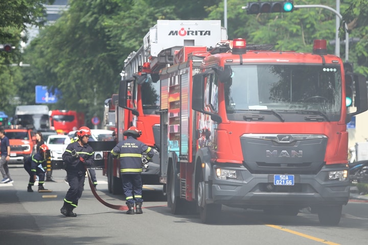 Diễn tập chữa cháy cứu nạn tại trung tâm thành phố Hồ Chí Minh