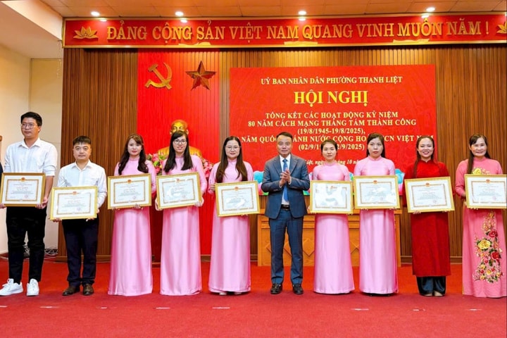 Phường Thanh Liệt: 84 tập thể, cá nhân được khen thưởng dịp 80 năm Cách mạng Tháng Tám và Quốc khánh 2-9