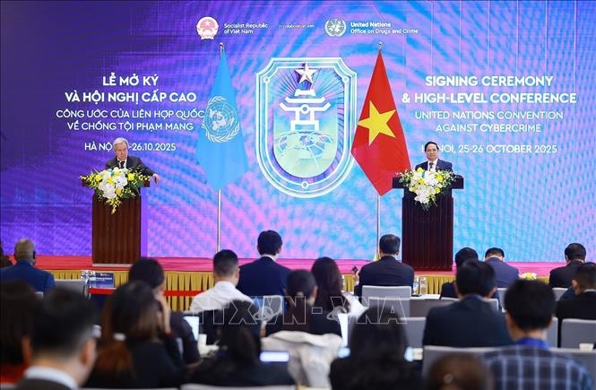 Thủ tướng Phạm Minh Chính cùng Tổng Thư ký Liên hợp quốc António Guterres gặp gỡ báo chí