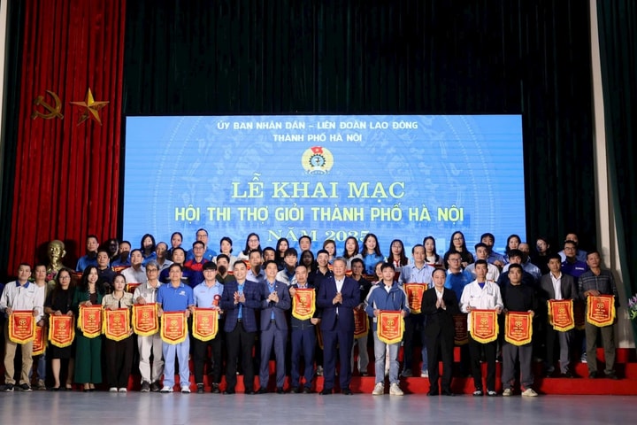 Tôn vinh "bàn tay vàng" của công nhân Thủ đô
