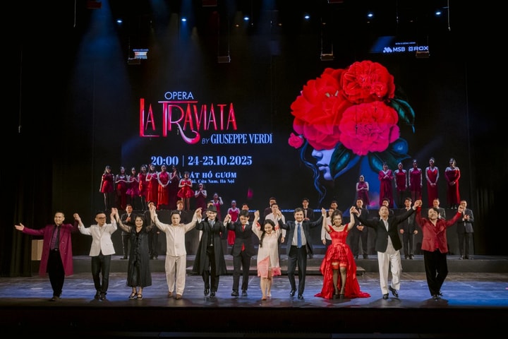 Khán giả Thủ đô “hòa mình” vào dòng chảy cảm xúc mãnh liệt của La Traviata