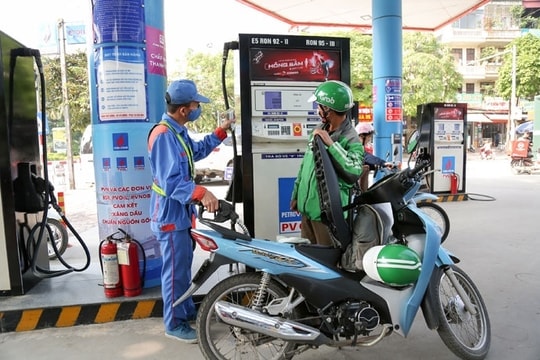 Dự báo giá xăng, dầu đảo chiều tăng mạnh trong ngày 30-10