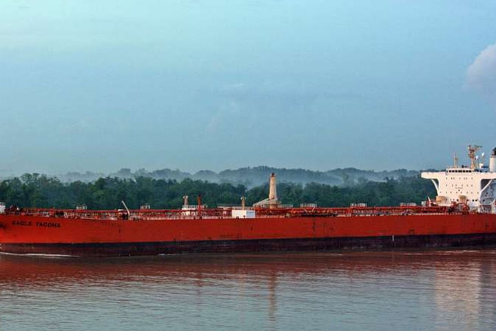 Tàu chở dầu Nga bất ngờ quay đầu trong hành trình tới Ấn Độ